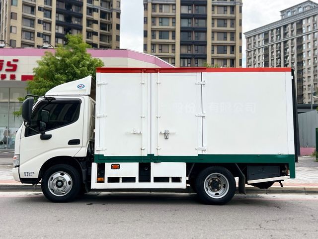 Hino  300  第6張相片