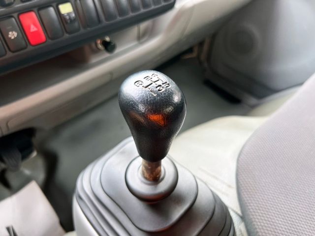 Hino  300  第14張相片