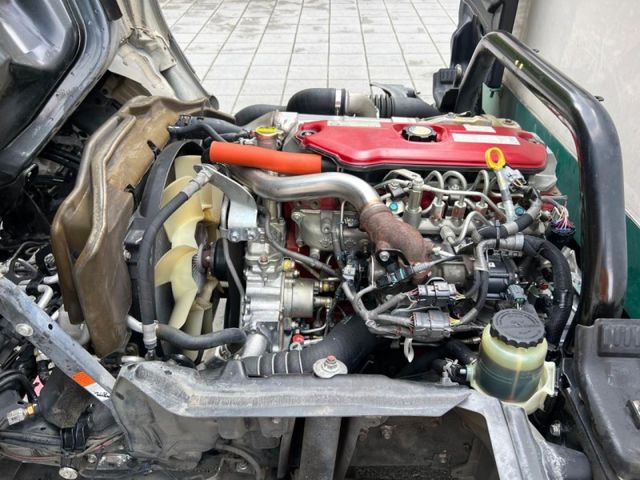 Hino  300  第15張相片