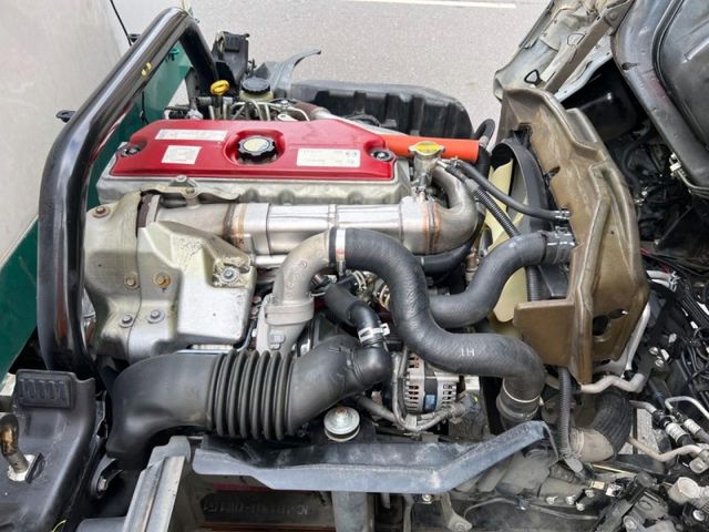Hino  300  第16張相片