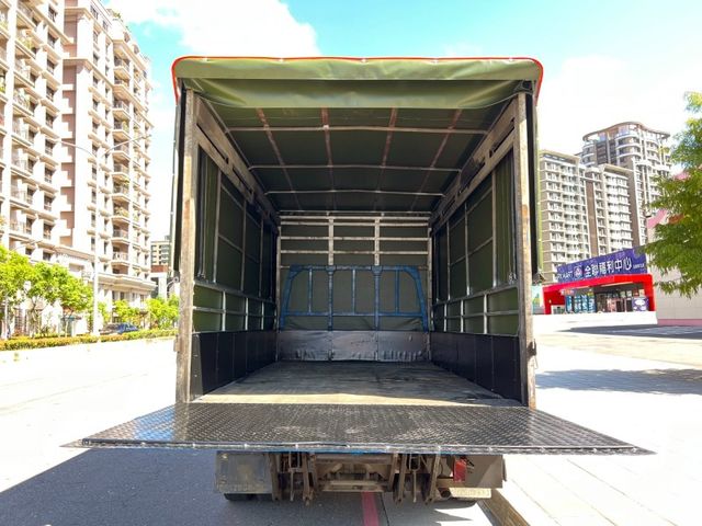 Mitsubishi  Canter  第12張相片