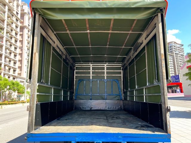 Mitsubishi  Canter  第13張相片