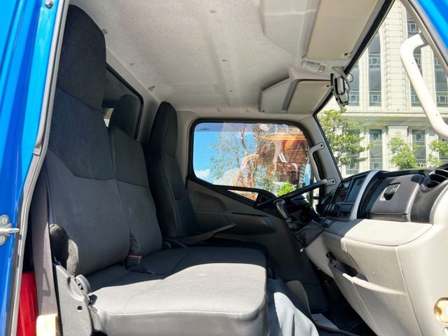 Mitsubishi  Canter  第17張相片