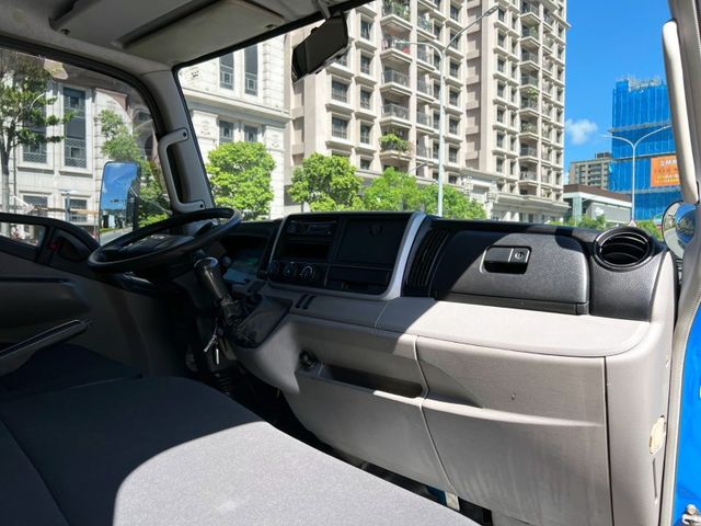 Mitsubishi  Canter  第20張相片