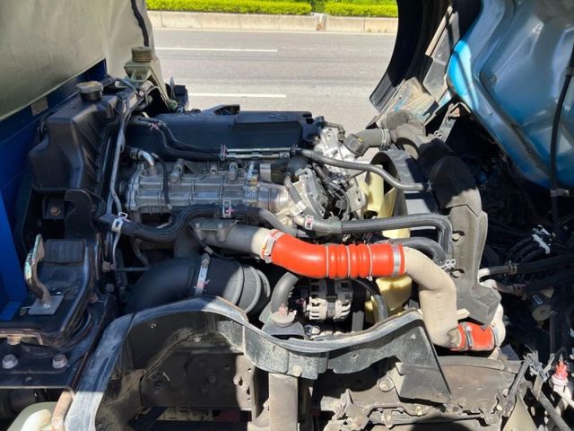 Mitsubishi  Canter  第24張相片