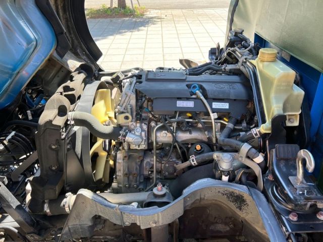Mitsubishi  Canter  第25張相片