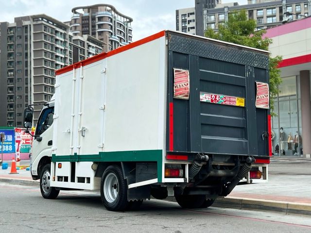 Hino  300  第4張相片