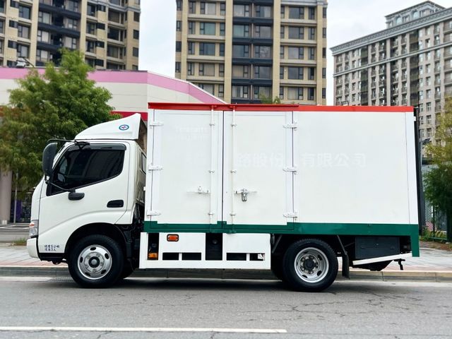 Hino  300  第5張相片