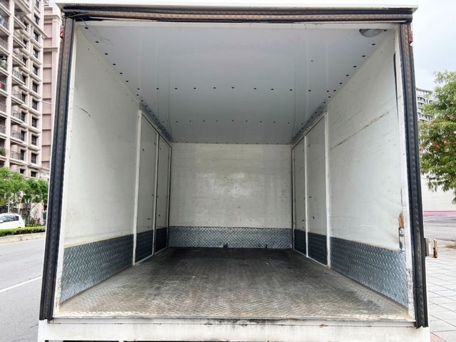 Hino  300  第6張相片