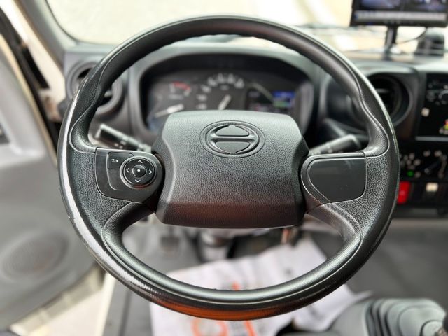 Hino  300  第11張相片