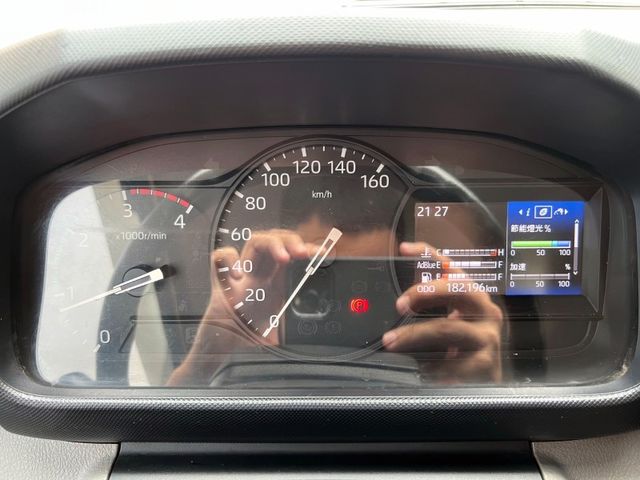 Hino  300  第12張相片