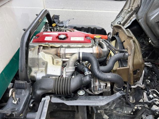 Hino  300  第18張相片