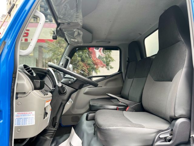 Mitsubishi  Canter  第8張相片