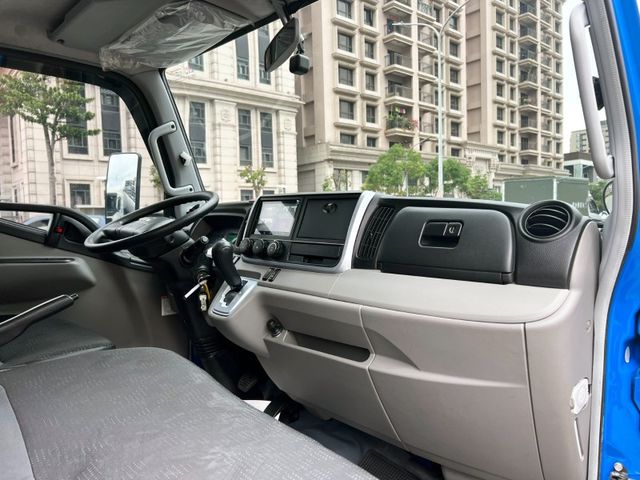 Mitsubishi  Canter  第10張相片