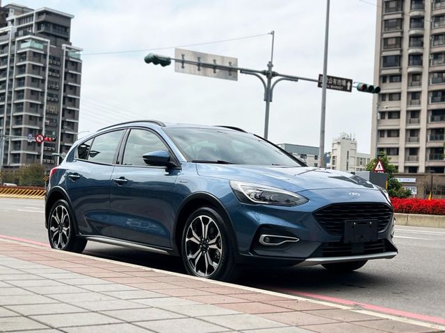 Ford/福特  Focus 2022 Ford Focus Active 1.5 任性版 超低里程 僅跑6萬公里 新車保固 全車如新 長高版   第2張相片