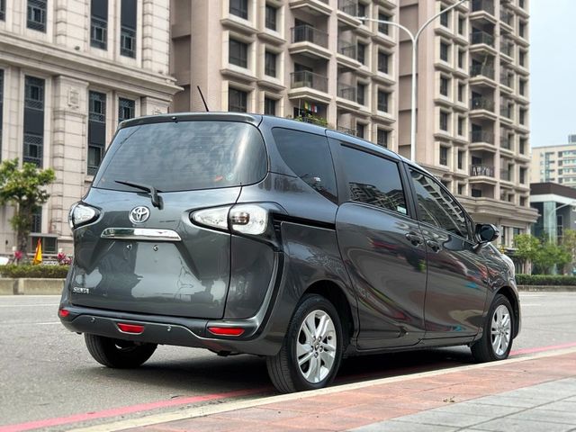 Toyota  SIENTA 2017 Toyota Sienta 7人座豪華 全台最划算首選 全車如新 車況超讚 多功能休旅車 MPV 豐田 5  第3張相片