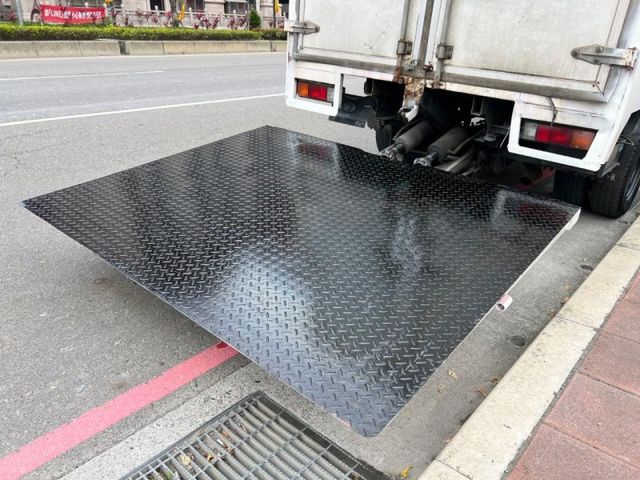 Mitsubishi  Canter  第6張相片