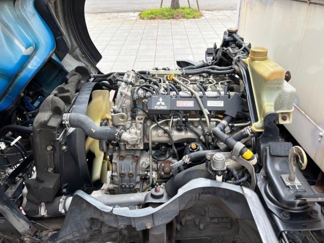 Mitsubishi  Canter  第16張相片