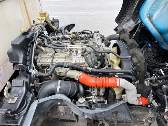 Mitsubishi  Canter  第17張相片
