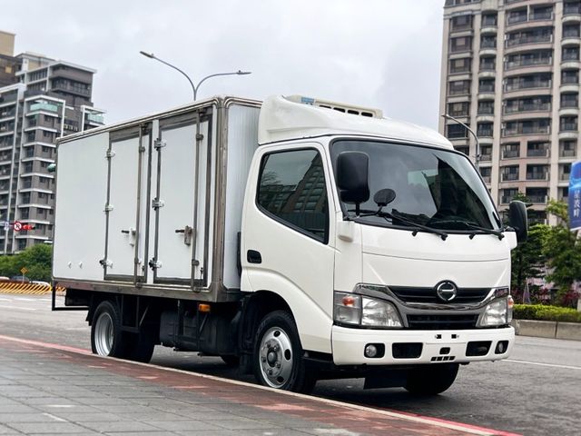 Hino  300  第2張相片
