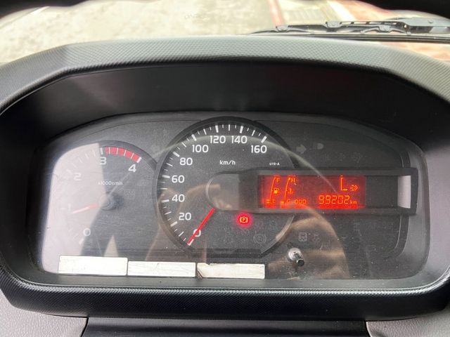 Hino  300  第12張相片