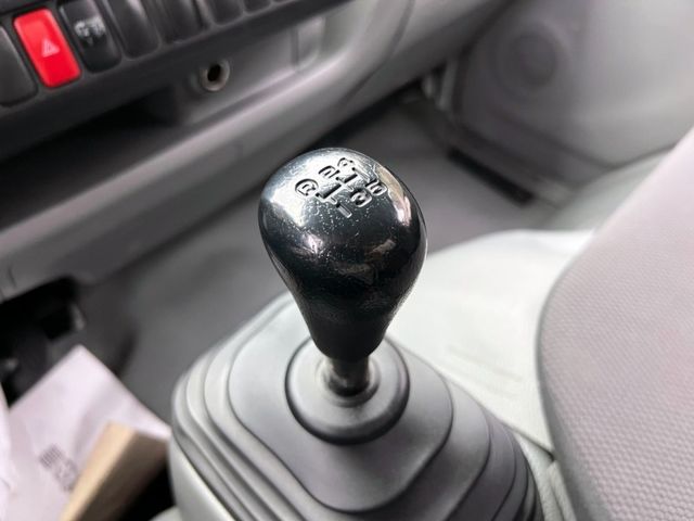Hino  300  第14張相片