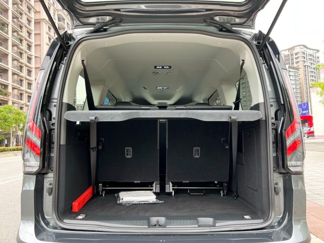 Ford/福特  TOURNEO CONNECT  第11張相片