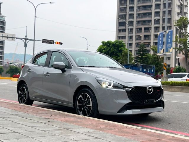 Mazda  Mazda2  第2張相片