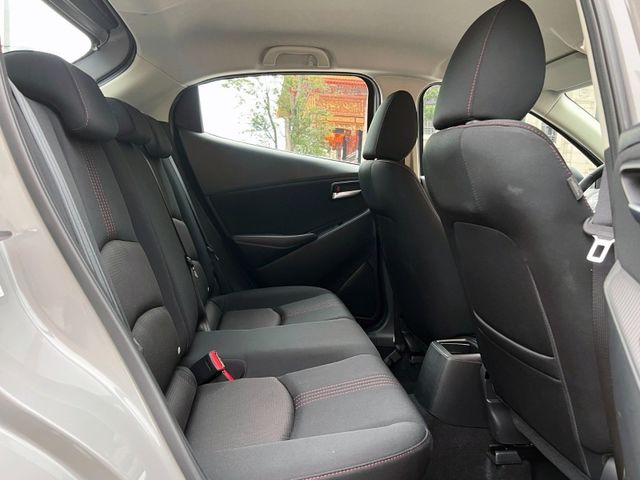 Mazda  Mazda2  第9張相片
