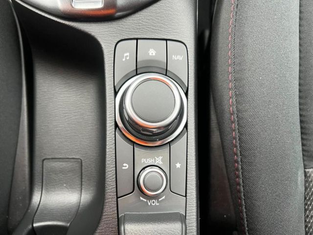 Mazda  Mazda2  第15張相片