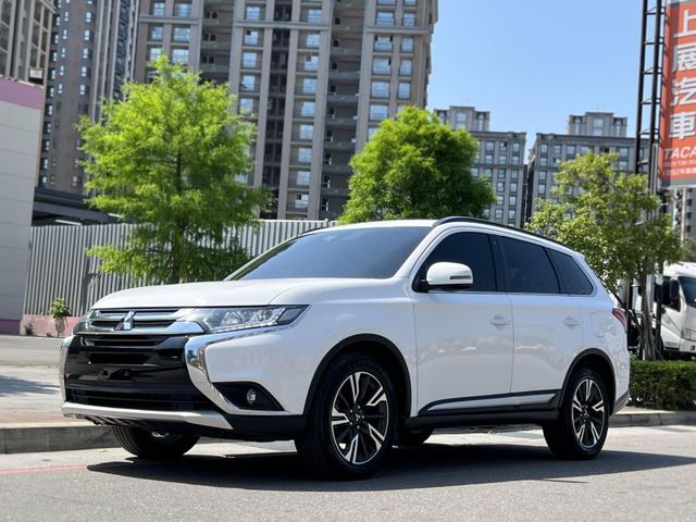 Mitsubishi  Outlander  第1張相片