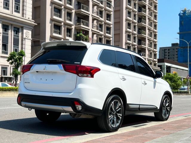 Mitsubishi  Outlander  第3張相片