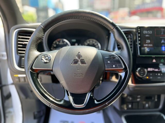 Mitsubishi  Outlander  第11張相片