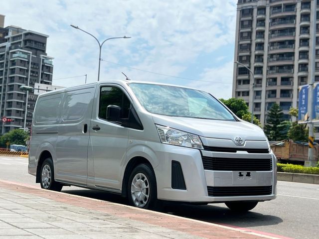 Toyota  Hiace  第2張相片