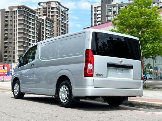Toyota  Hiace  第4張相片