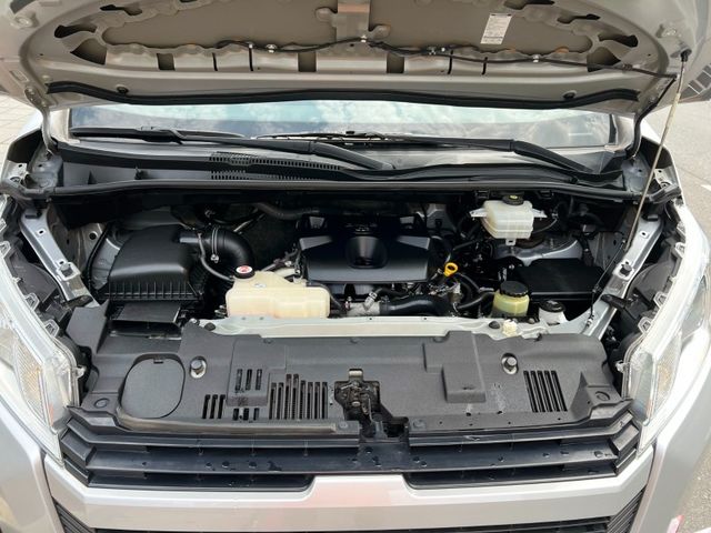 Toyota  Hiace  第12張相片
