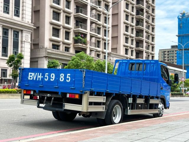 Mitsubishi  Canter  第3張相片