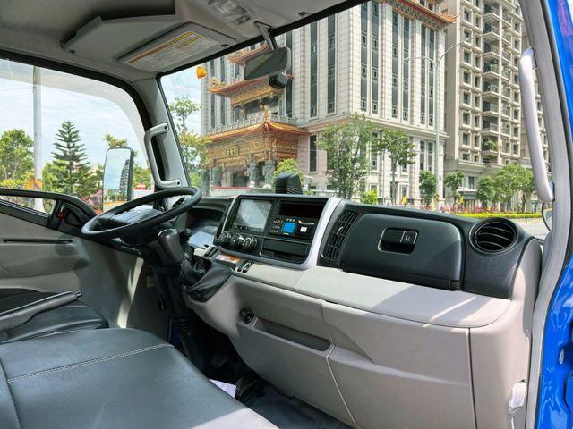Mitsubishi  Canter  第9張相片