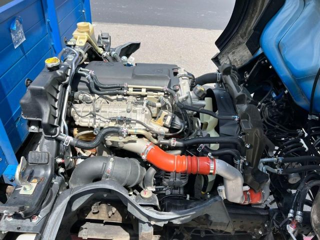 Mitsubishi  Canter  第16張相片