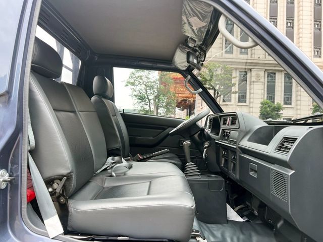 Mitsubishi  Delica  第10張相片