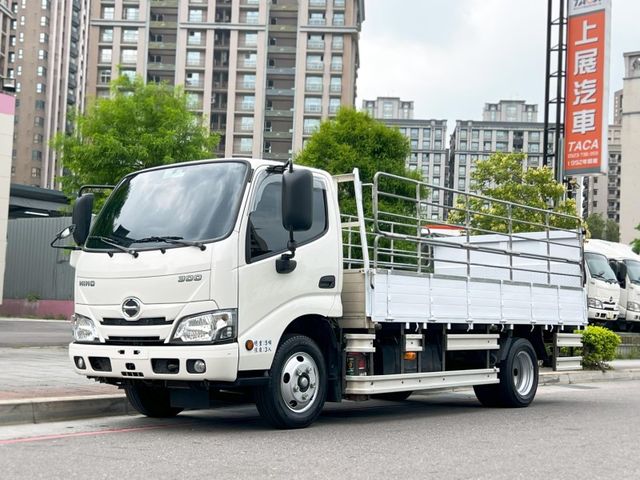 Hino  300  第1張相片