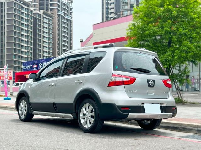 Nissan  Livina  第4張相片