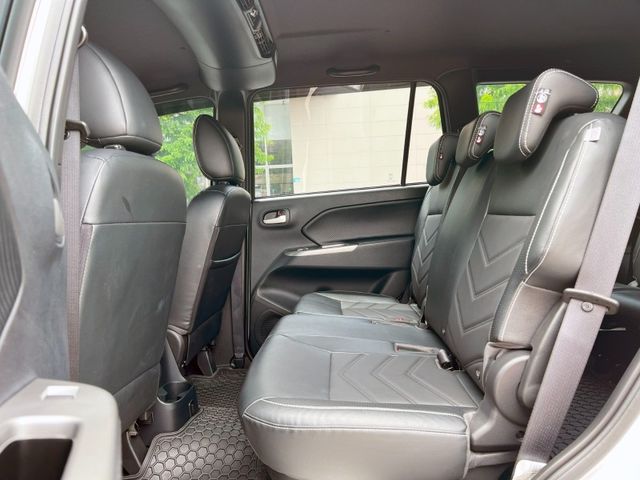 Mitsubishi  Zinger  第9張相片
