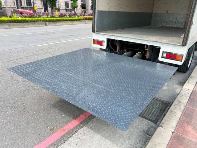 Mitsubishi  Canter  第7張相片