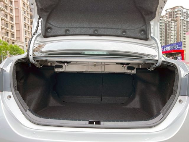 Toyota  Altis  第10張相片
