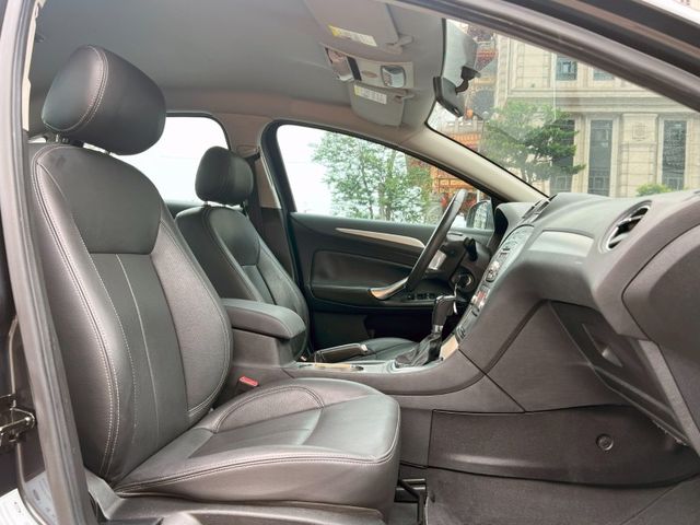 Ford/福特  Mondeo 《全台最佳首選》2010 Ford Mondeo 2.3 經典型 全車超漂亮 只跑12萬 車況一流 福特 轎車 大型  第7張相片