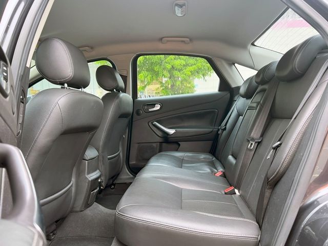 Ford/福特  Mondeo 《全台最佳首選》2010 Ford Mondeo 2.3 經典型 全車超漂亮 只跑12萬 車況一流 福特 轎車 大型  第8張相片