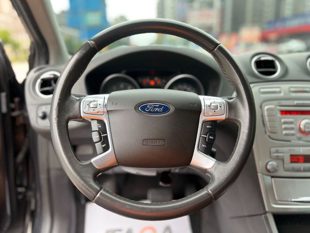 Ford/福特  Mondeo 《全台最佳首選》2010 Ford Mondeo 2.3 經典型 全車超漂亮 只跑12萬 車況一流 福特 轎車 大型  第10張相片