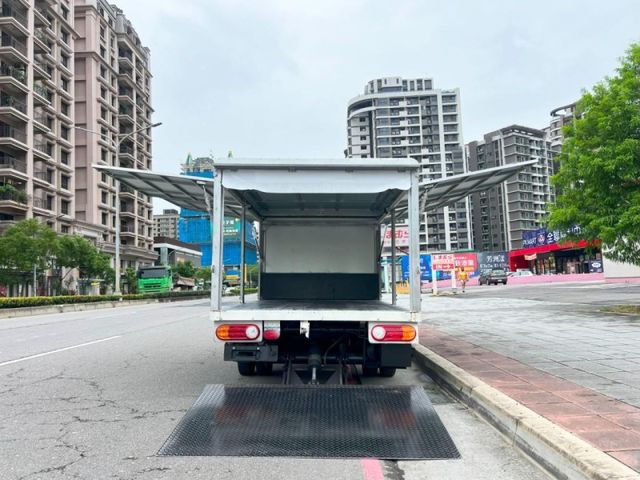 Hyundai  Porter 《只跑3600公里》2022 Hyundai Porter 2.5 自排 大單廂 升降尾門 四面開 現代 小霸王   第7張相片
