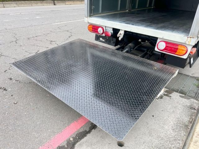 Hyundai  Porter 《只跑3600公里》2022 Hyundai Porter 2.5 自排 大單廂 升降尾門 四面開 現代 小霸王   第10張相片